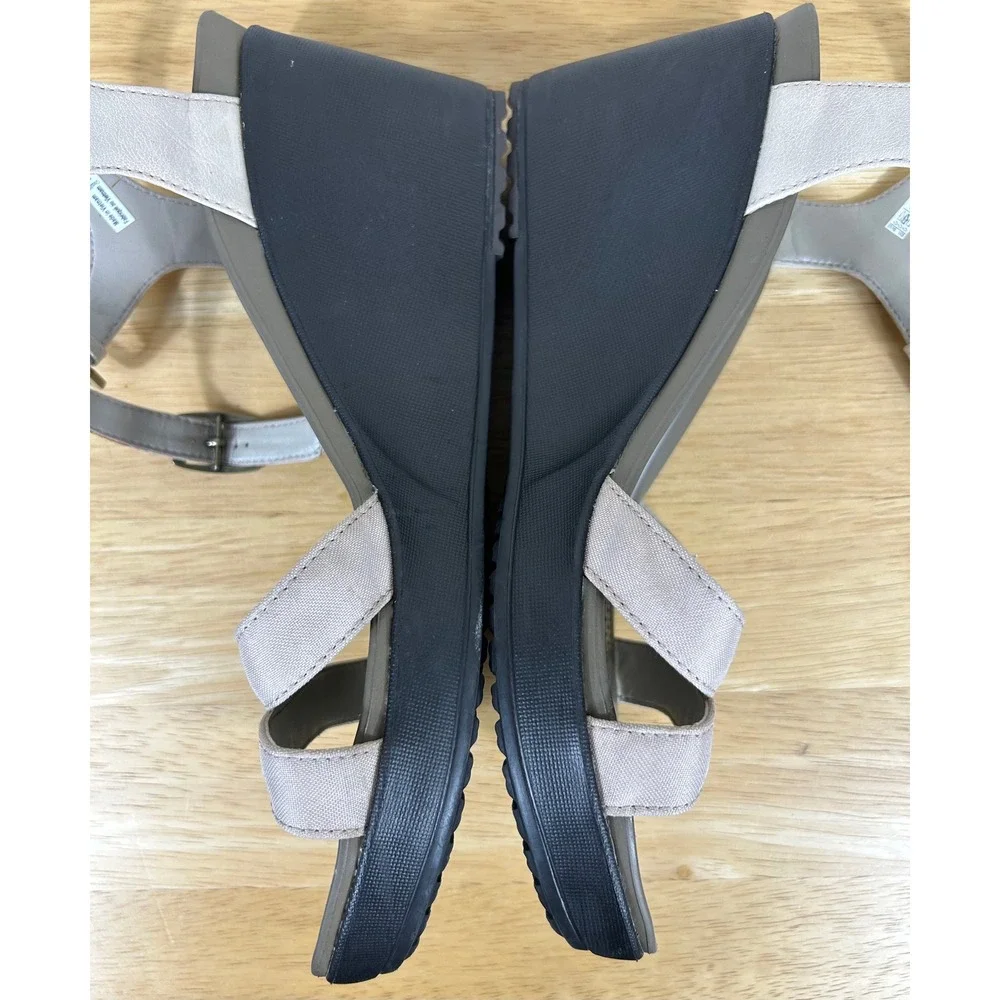 Crocs Leigh II Wedge Sandals Women 10 Taupe Ankle Strap Dual Comfort Neutral